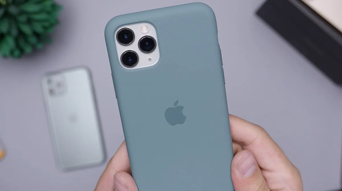 ¿Por qué muchas personas usan el móvil sin funda?