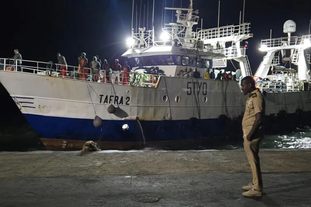 Arrestan a los capitanes de los dos pesqueros, uno gallego, que colisionaron en Mauritania con cinco desaparecidos