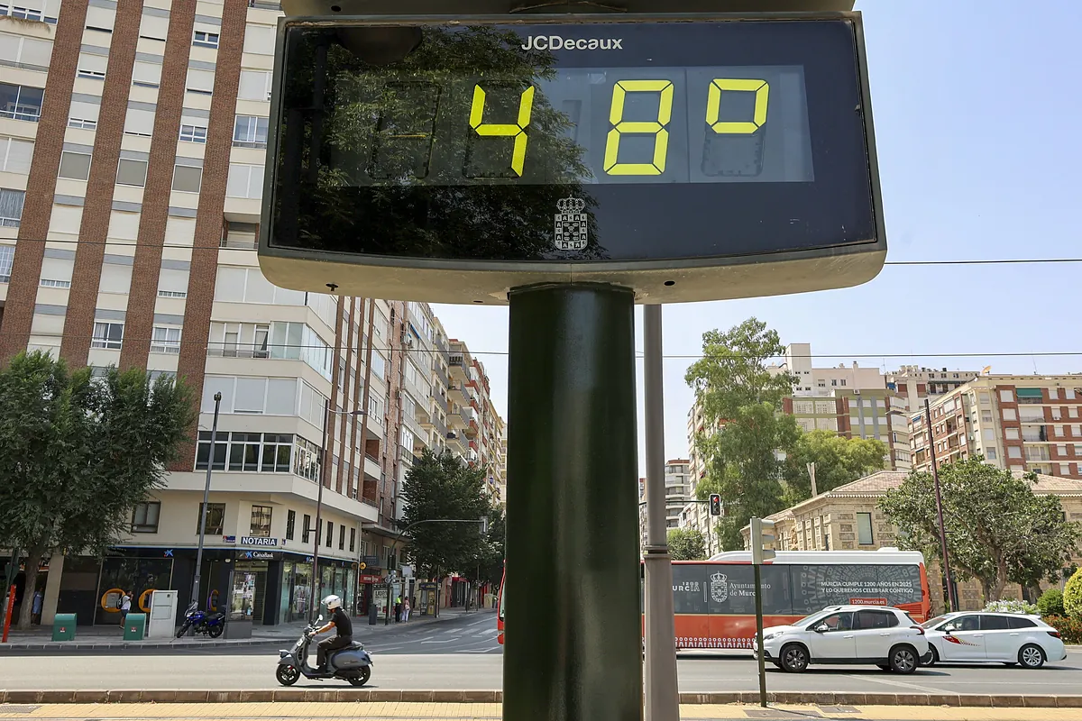 Ocho comunidades en alerta por calor, lluvias, tormentas, viento y rissagas