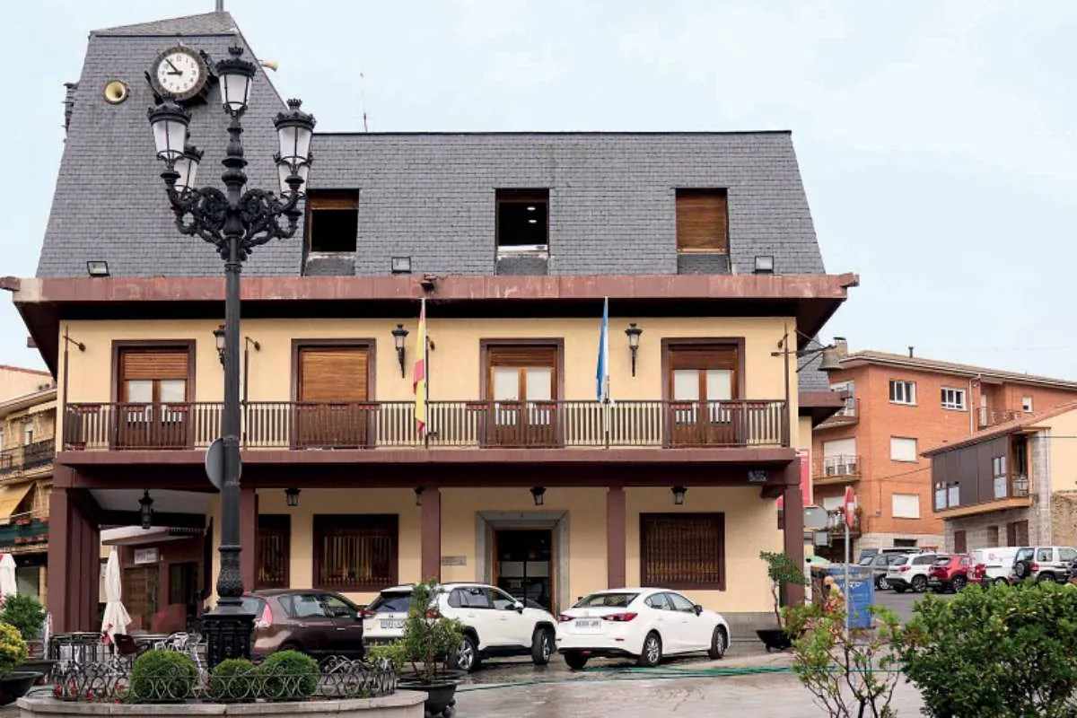 Becerril de la Sierra avisa que el agua no es apta ni para beber ni cocinar en el casco urbano y la urbanización de Vista Real