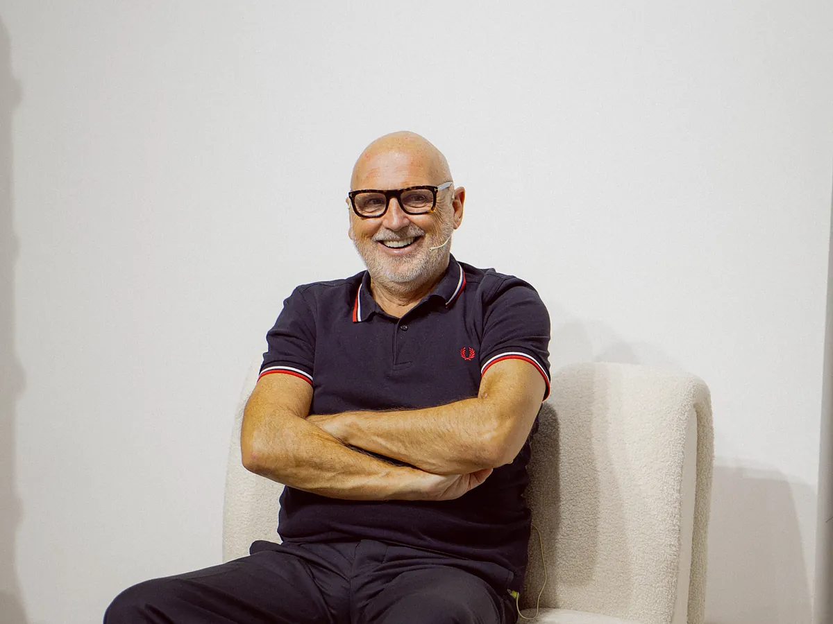Sam McKnight, peluquero artífice del archicopiado corte de pelo de Lady Di y preferido de las supermodelos: "Adoro la laca, es maravillosa, sería la elegida si sólo pudiera usar un producto"