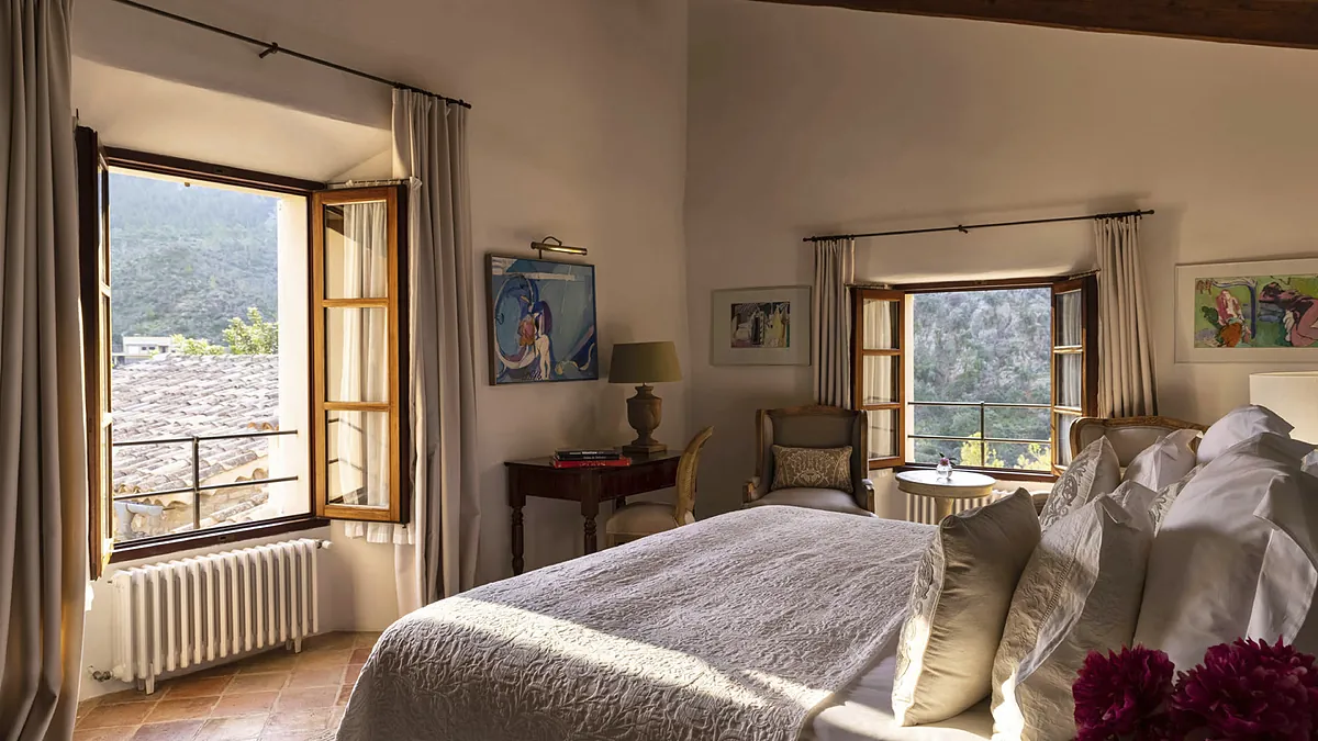 Y los mejores hoteles de España son... Conoce los ganadores de las llaves Michelin, los alojamientos elegidos por la guía francesa