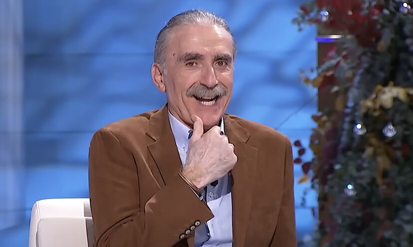 La vida personal de Juan y Medio: su verdadero nombre, cuánto cobra como  presentador y su historia de amor secreta con Lolita | LOC