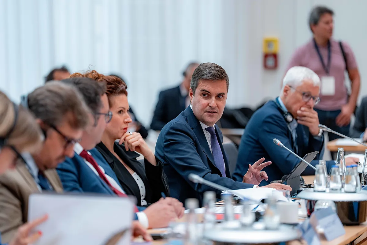 Euskadi, en el 'lobby' de regiones con fabricantes de coches que exige mantener los motores de combustión más allá de 2035