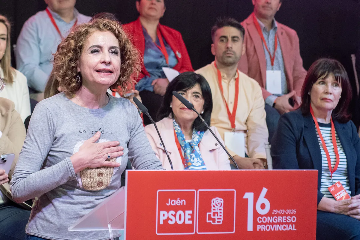 “Vergenza” dan Mara Jess Montero Tacha, Alves'i satın alan ve kurbanın sorgulandığını eleştiren cümle: “Biz sizinle birlikteyiz”