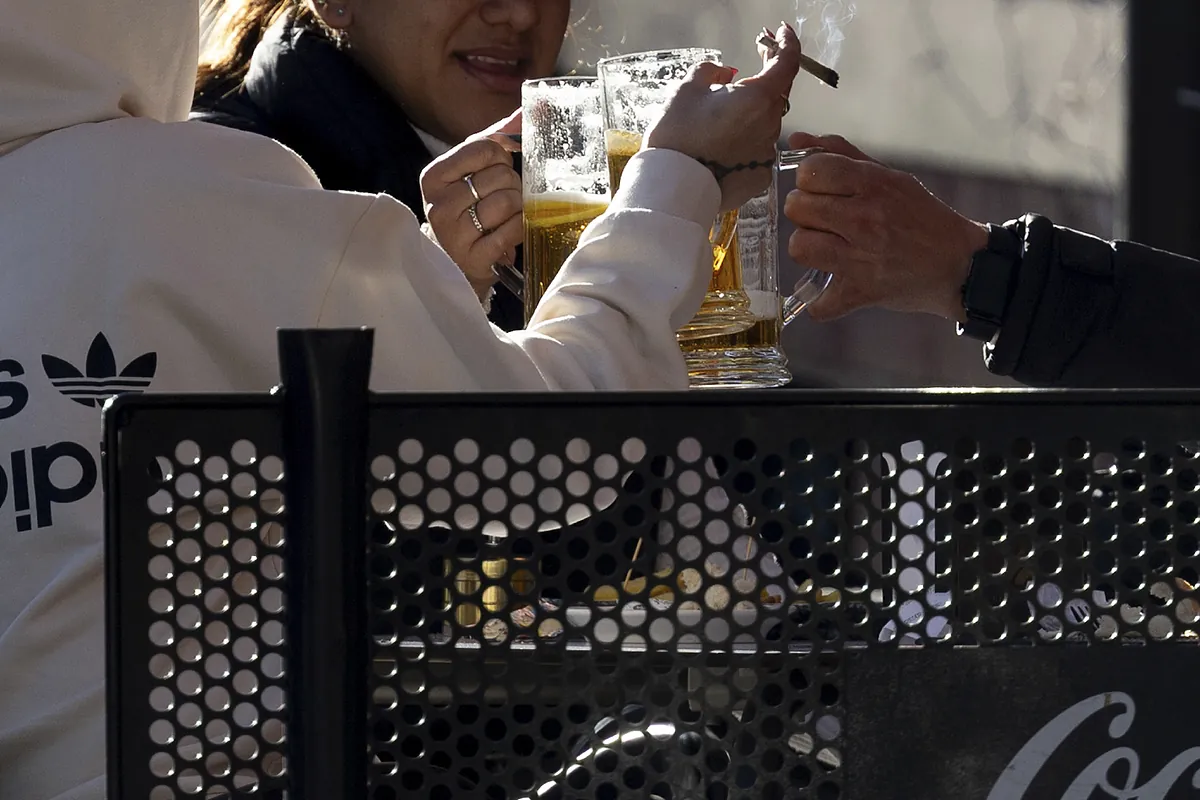 El sector del tabaco y los hosteleros ven demasiado restrictivas las medidas antitabaco