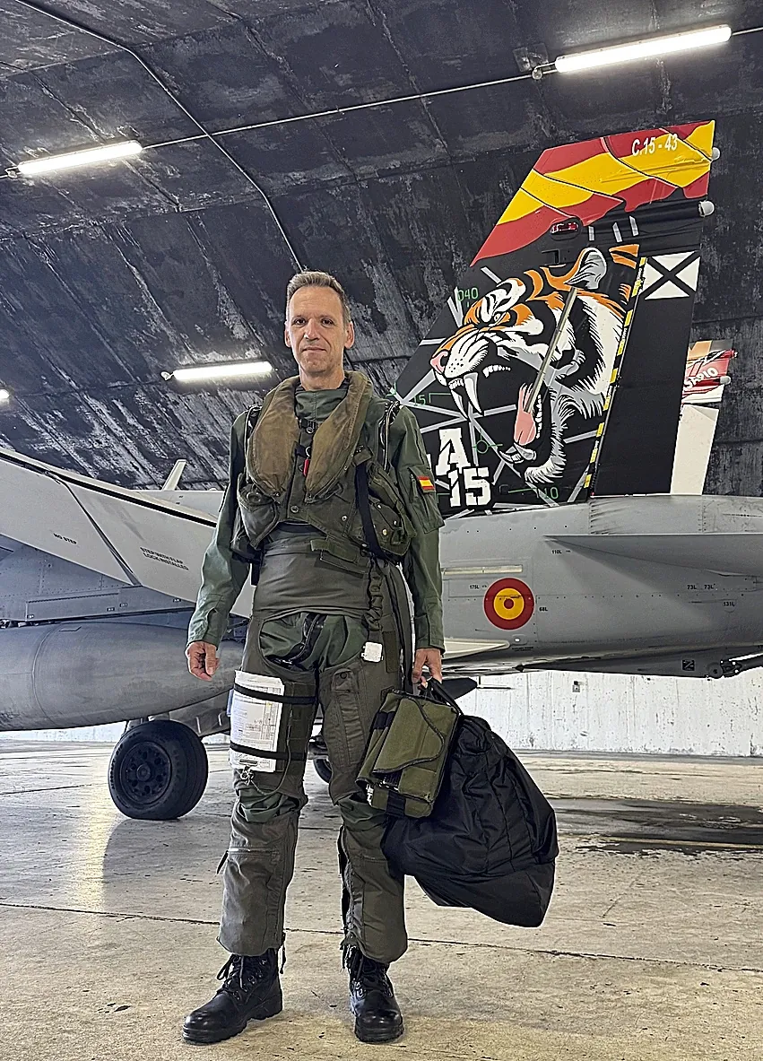 EL MUNDO 🔵 España patrulla los cielos de Islandia entre « riesgos asumibles » y en « alerta las 24 horas » EL MUNDO 🔵 España patrulla los cielos de Islandia entre « riesgos asumibles » y en « alerta las 24 horas »