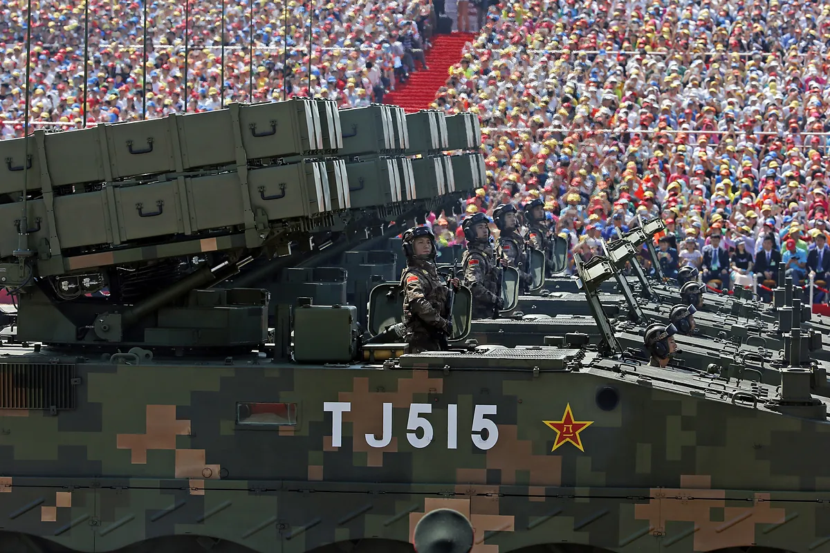 Armas láser, misiles antibuque, bombarderos... Todas las armas que China exhibirá en su Día de la Victoria