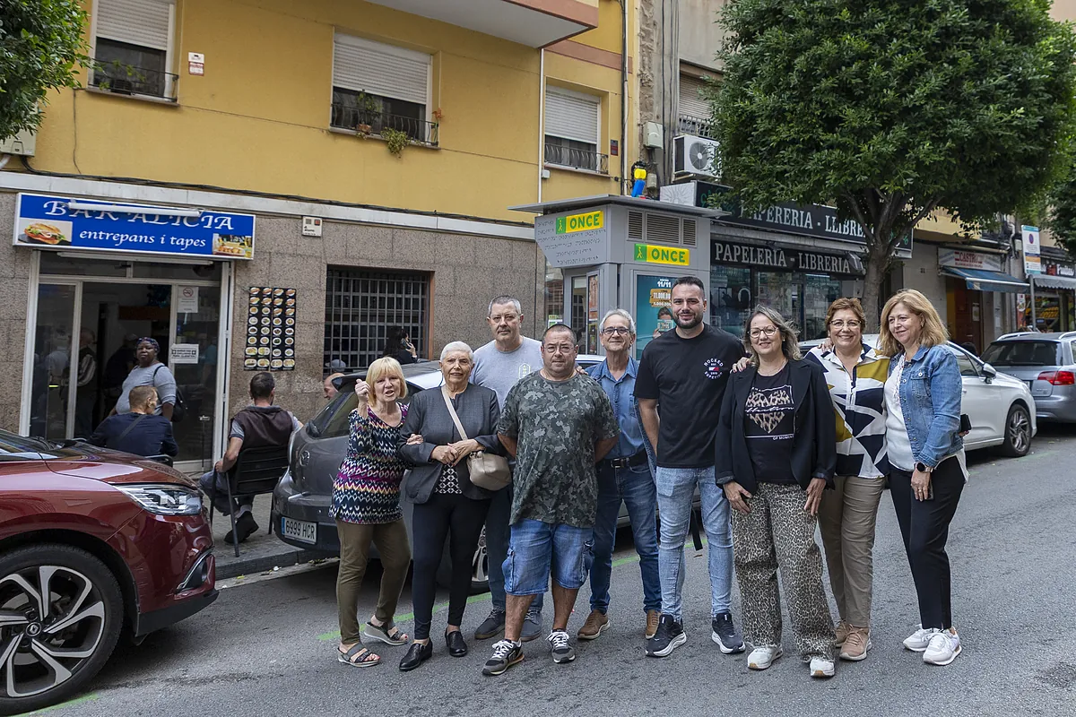 L'Hospitalet dice "basta" a la inseguridad: "Narcolocales, ladrones en patinete, botellones y falta de mossos"