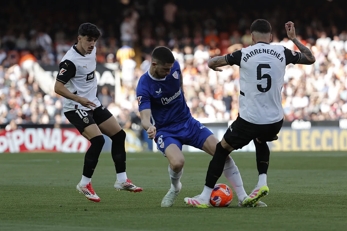 Un gol de Berenguer deja a Mestalla sin fiesta de despedida