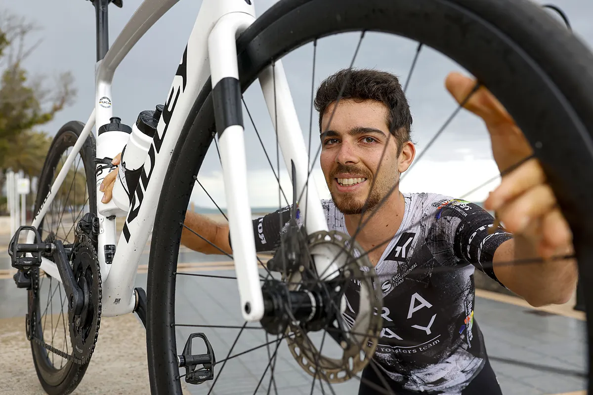 Gonzalo Ariño, el ciclista que se enfrenta por segunda vez a un tumor cerebral:  La bici es mi medicina 