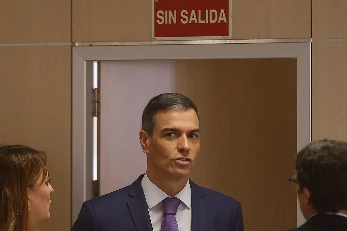 El Gobierno desperdicia balas en vivienda, ayudas y empleo por el "show" de Leire Díez mientras crece en La Moncloa el temor a la desafección ciudadana
