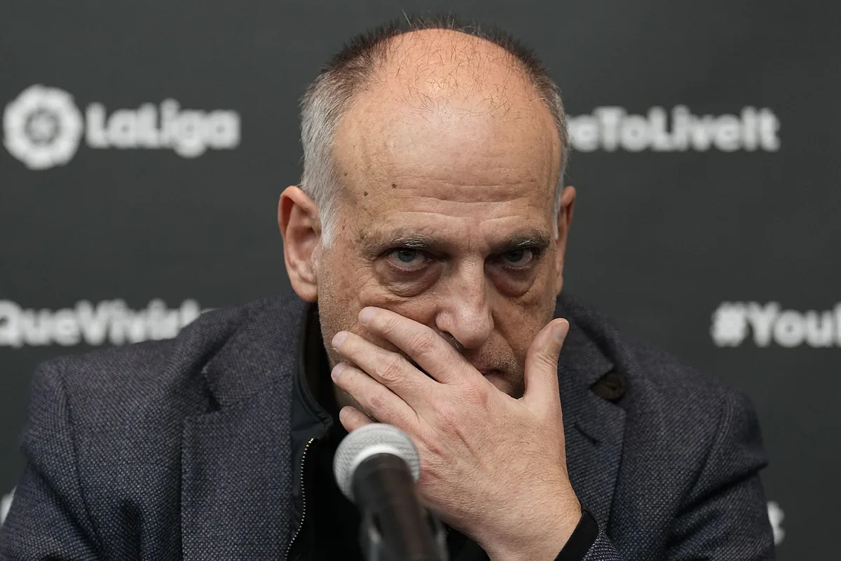 Tebas lamenta la cancelación del Villarreal-Barça en Miami y señala a los que "presionan a árbitros, construyen relatos y utilizan la presión política y mediática"