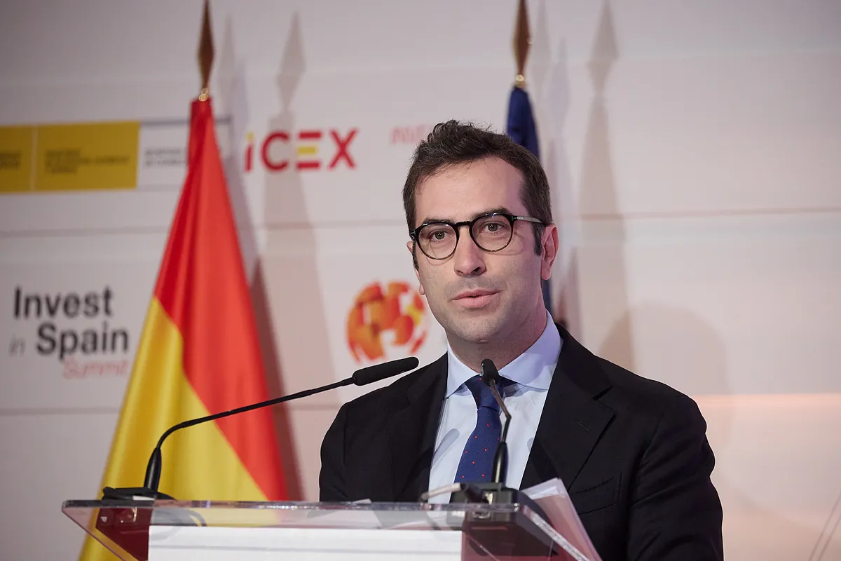 La economía española creció un 0,6% hasta marzo, una décima menos, y modera su avance interanual cinco décimas, al 2,8%