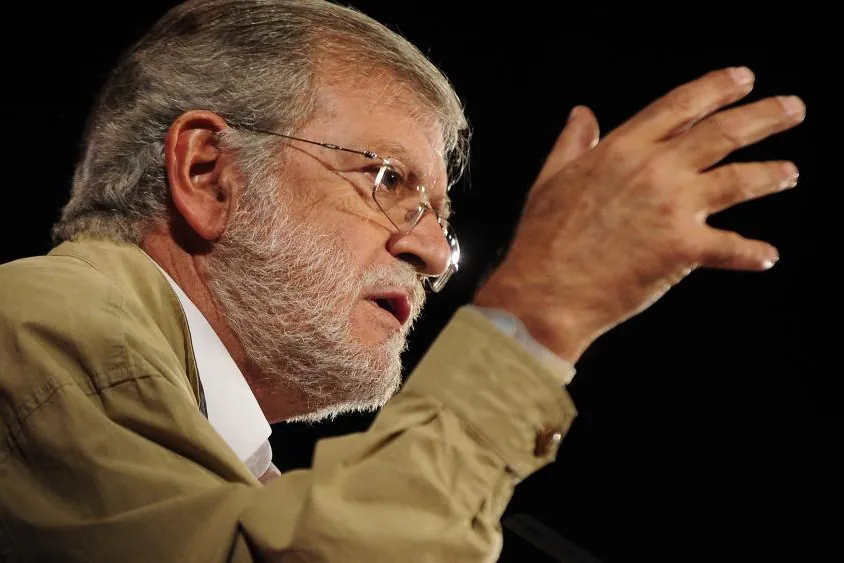 El ex presidente de Extremadura Rodríguez Ibarra critica las  enormes tragaderas  de sus compañeros del PSOE con Sánchez:  Han aceptado todo sin la más mínima discrepancia 