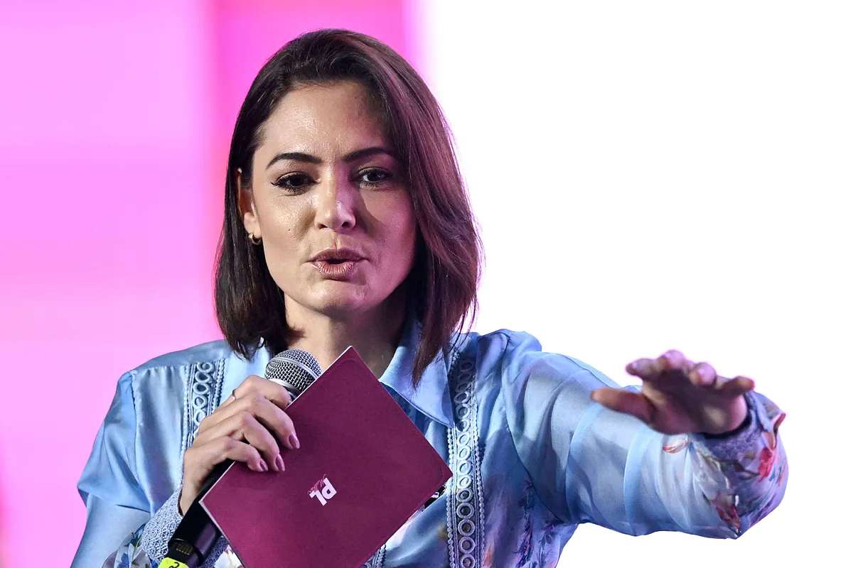 Michelle Bolsonaro deja en manos de Dios decidir si su "misión" es competir en las presidenciales de 2026