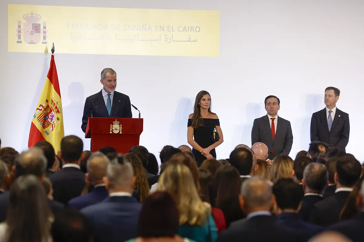 Felipe VI denuncia en Egipto la "crisis humanitaria insoportable" y "total devastación en Gaza" en plena ofensiva terrestre de Israel