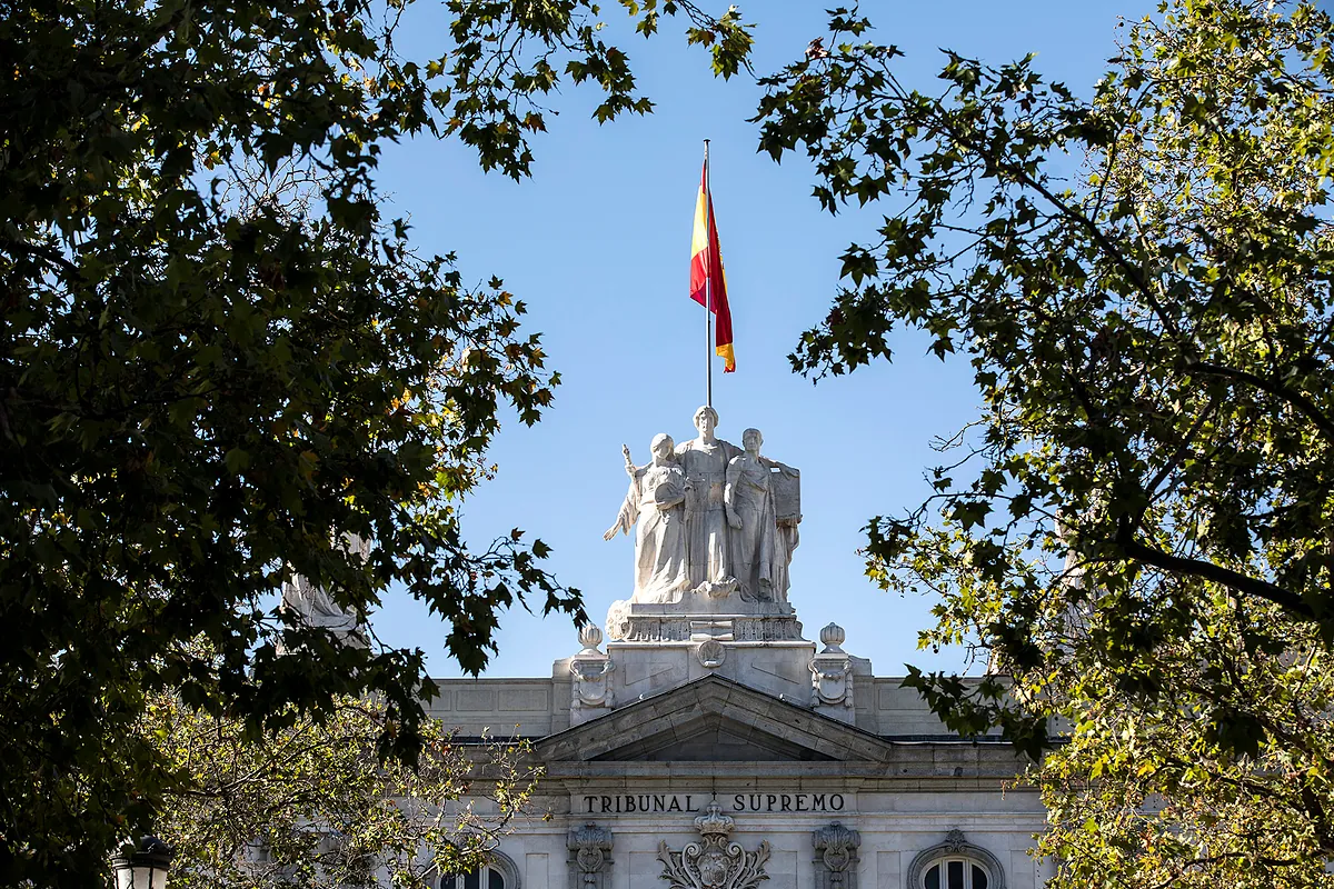 Los españoles piden reformas constitucionales para controlar a los políticos: independencia judicial y limitar el tiempo en Moncloa