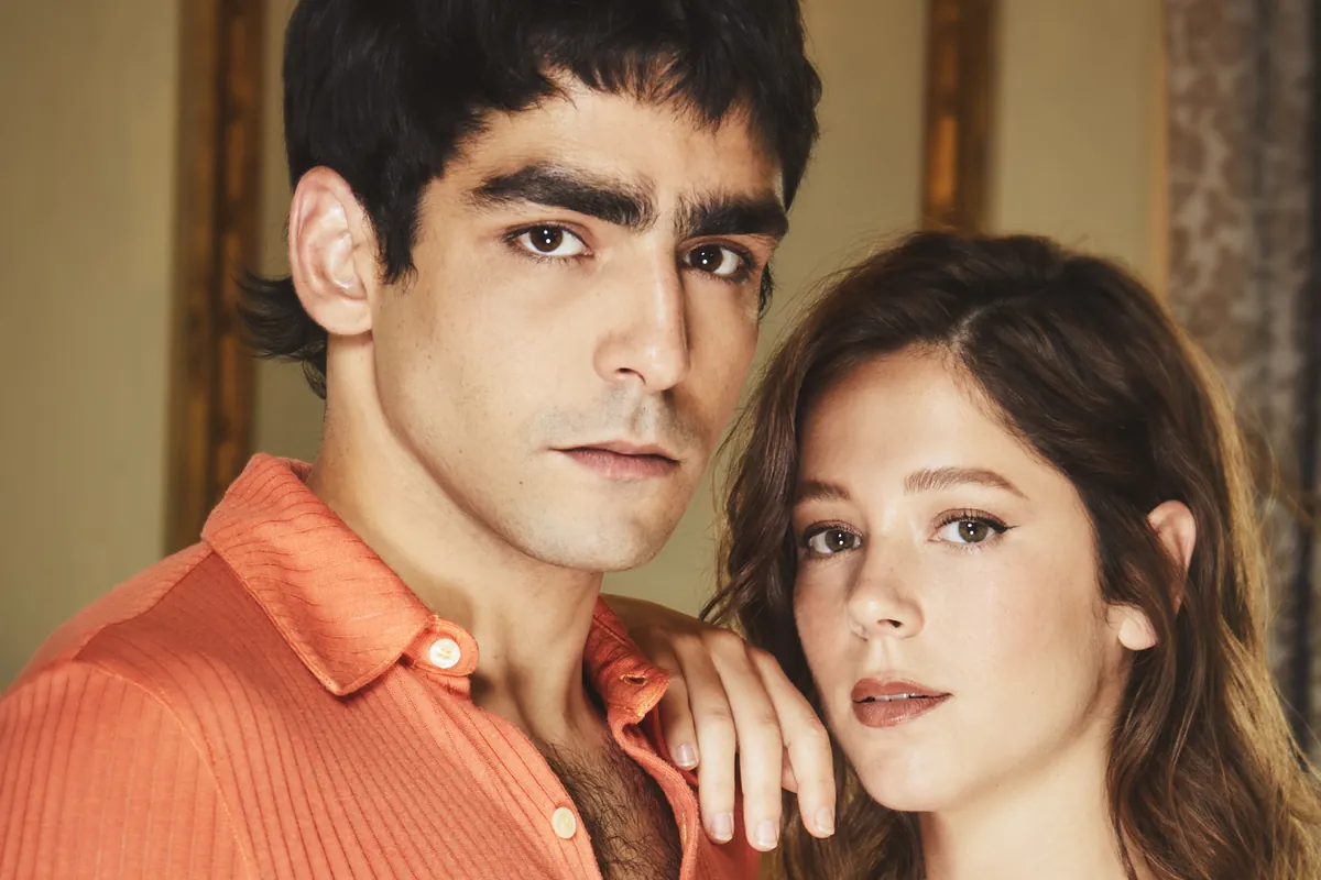 Georgina Amorós y Omar Ayuso protagonizan el Orgullo y prejuicio de la Generación Z: "Somos presos de lo que la sociedad espera de nosotros"
