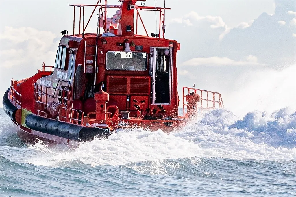 Localizan el cuerpo sin vida de un marinero desaparecido en una batea cerca de Cabo de Cruz (A Coruña)