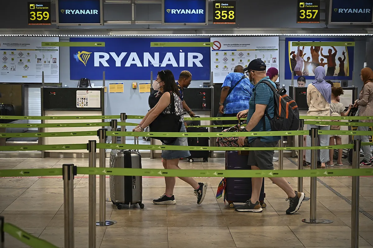 Los pasajeros de Ryanair podrán llevar desde este jueves un equipaje de mano más grande y gratuito
