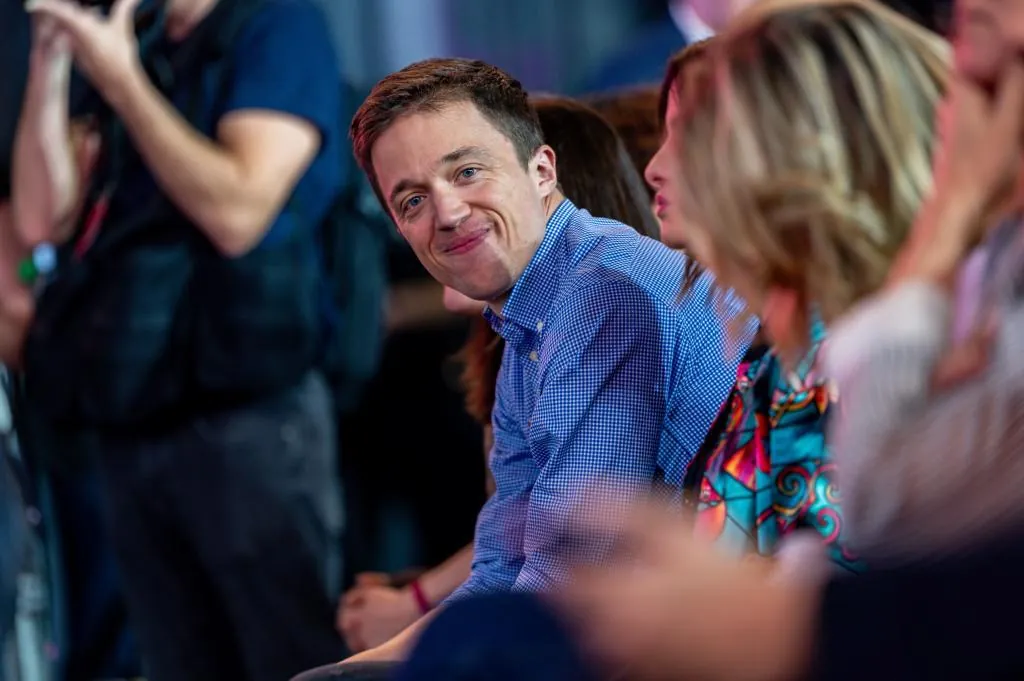 Elisa Moulia, Errejn'yi kabul etmekle suçluyor