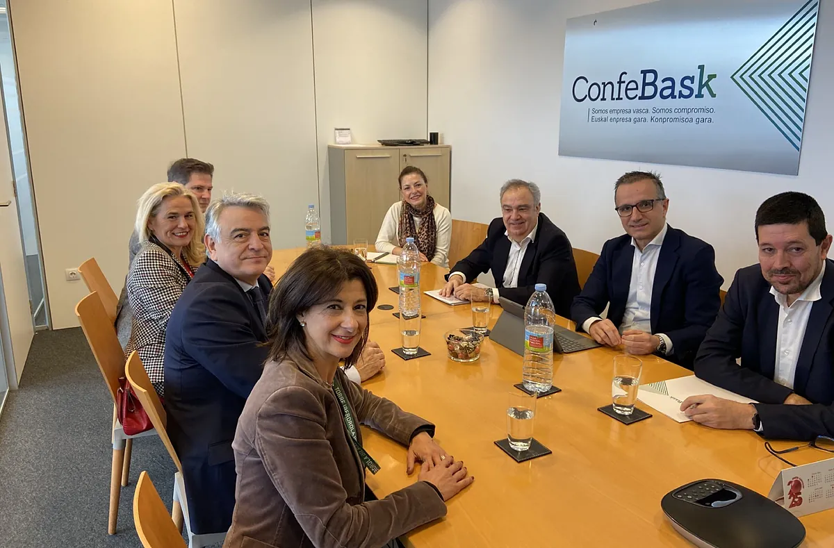 De Andrés aprovecha las críticas de Confebask a la revisión fiscal pactada con Podemos para acusar a Pradales de llevar al País Vasco a la "crisis por socialismo"