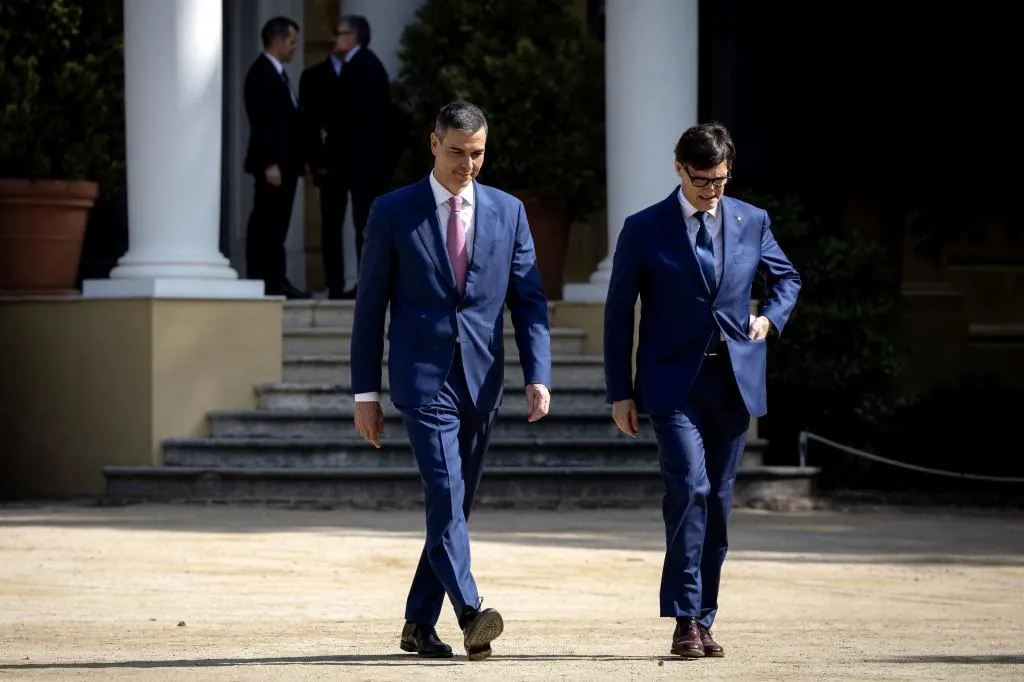 S?nchez e Illa se re?nen por sorpresa en La Moncloa en plena crisis...