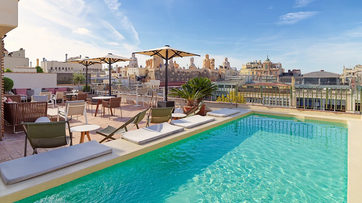 El boom hotelero en España frena a la espera de la calma geopolítica: la inversión retrocede un 32% en la primera mitad del año