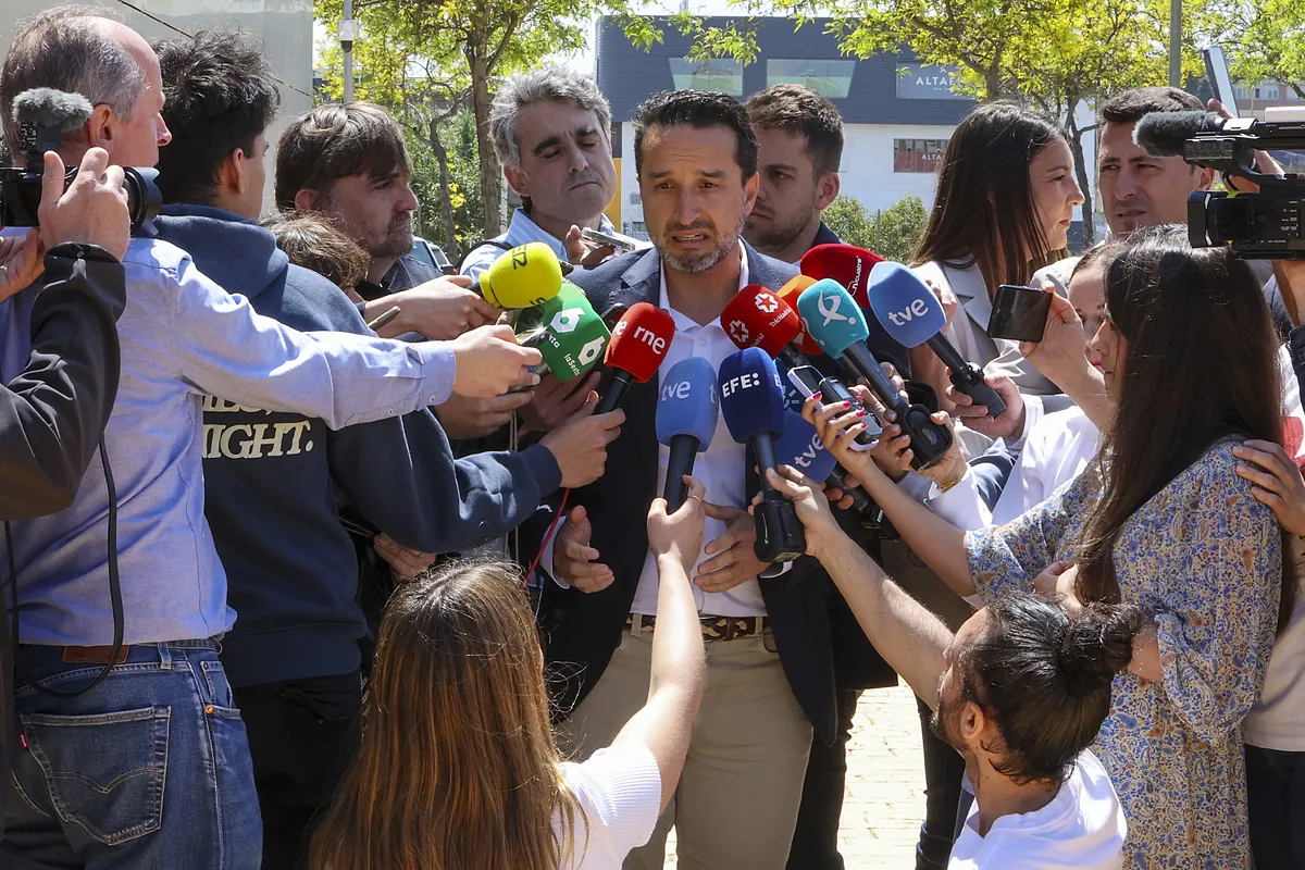 Un diputado destaca entre los 11 imputados por el 'caso hermanísimo': "Sabía que era músico porque Sánchez me lo comentó en un mitin"
