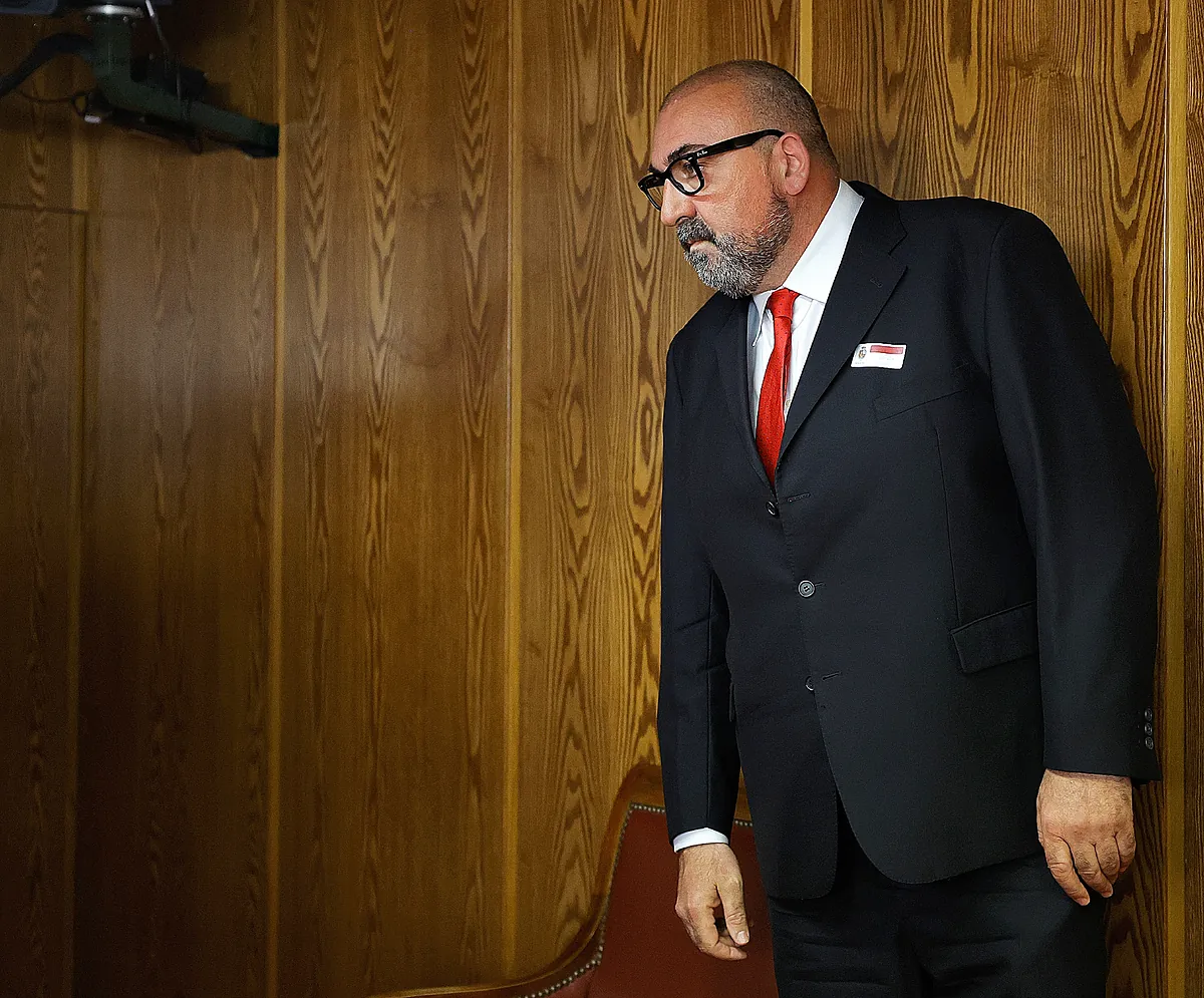 Koldo envió espías a cargos del PSOE para informar a Cerdán:  No te preocupes, ya lo entenderá Santi lo que es 
