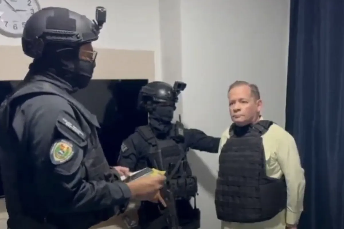 Demokratik muhalefetin 2. numarası olan Juan Pablo Guanipa Şelalesi, Pazar günkü seçimlerden önce baskıcı bir dalganın ortasında