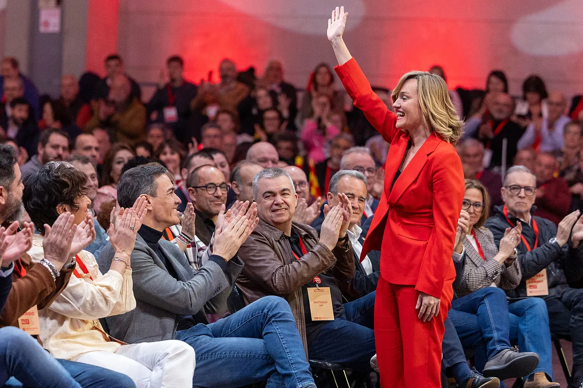 Pilar Alegría logra coser en Aragón un partido roto por su enemistad con Javier Lambán