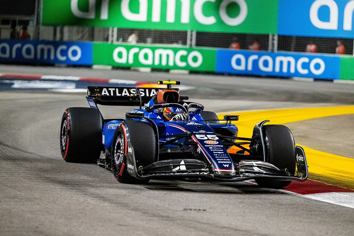 Carlos Sainz y Alex Albon, descalificados por una irregularidad en el alerón trasero