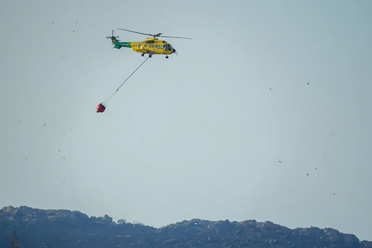 La receta de la Junta de Andalucía contra el fuego: 36 aviones propios y estabilidad para una plantilla que trabajará todo el año a partir de 2026