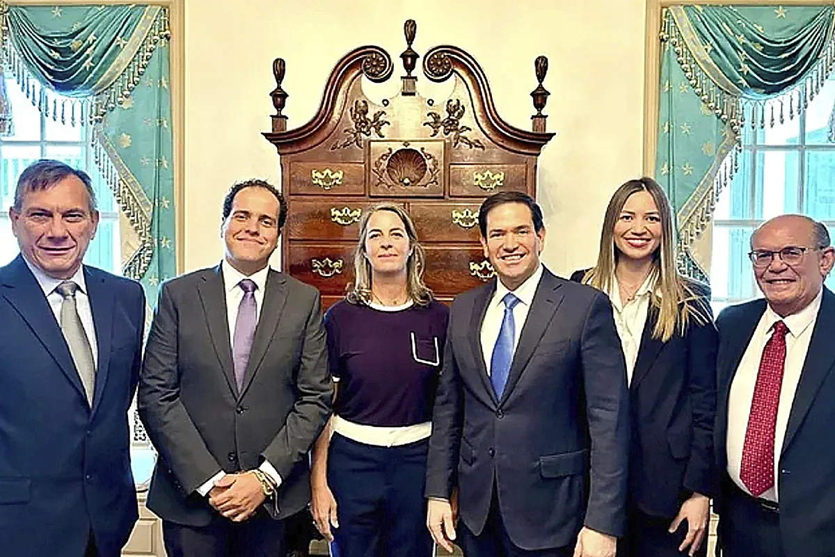 Los 'heroes' de la embajada argentina: "La represión en Venezuela es brutal"