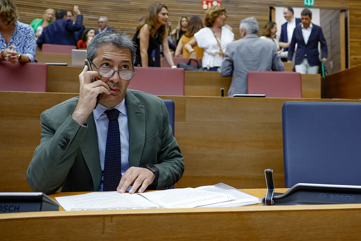 Vox vuelve a tensar el Ayuntamiento de Valencia: pone en riesgo 150 millones de euros y busca la manera de colocar a Barrera como cara visible
