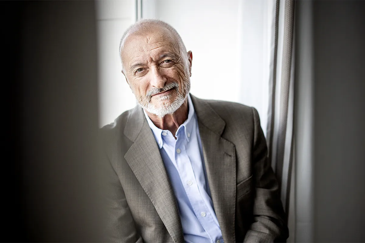 Arturo Pérez-Reverte:  La Monarquía, la Guardia Civil y el fútbol es lo único que une a los españoles. Nos han llenado de complejos y manipulaciones 
