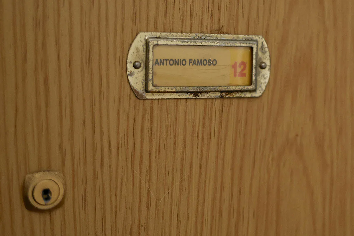 Viaje a la soledad de un hombre llamado Antonio Famoso: muerto durante años, con pólvora en la puerta y con otros Famoso a 635 pasos