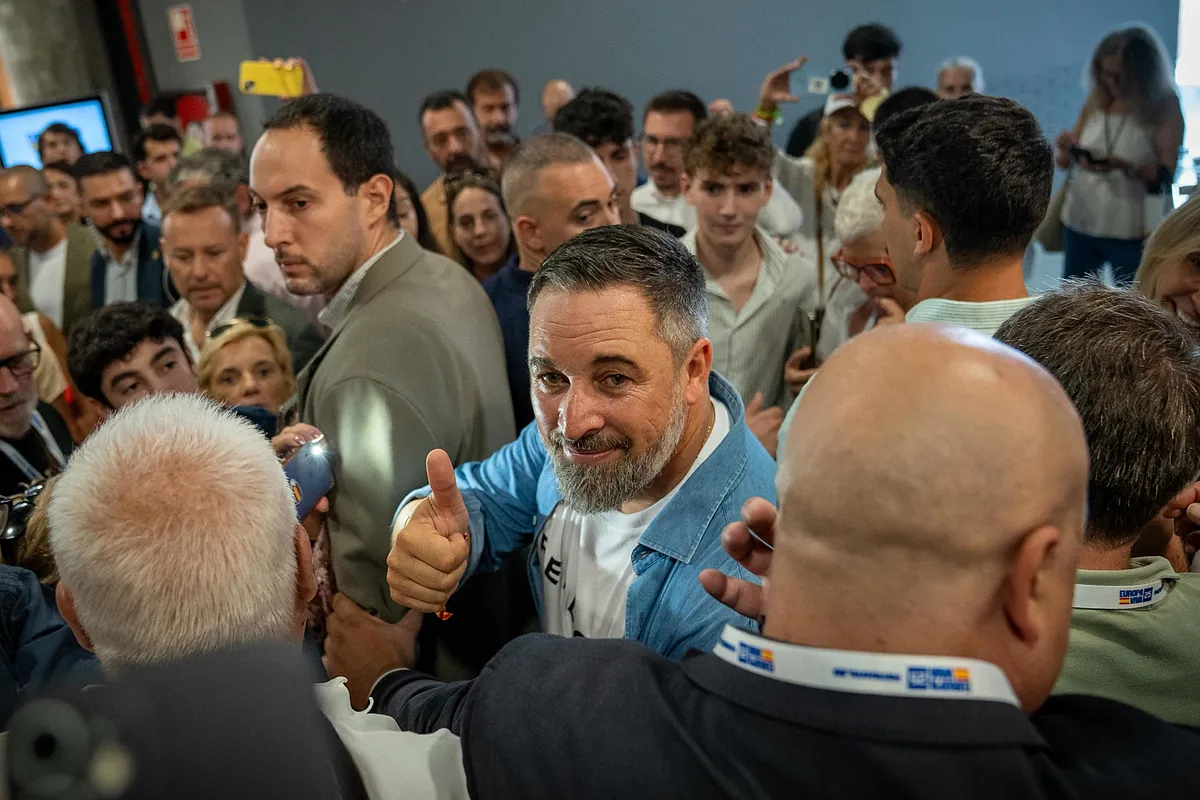 Vox abre el curso político contra la "alternancia en el poder de rojos y azules": "El mayor castigo que podemos darle al bipartidismo es en las urnas"