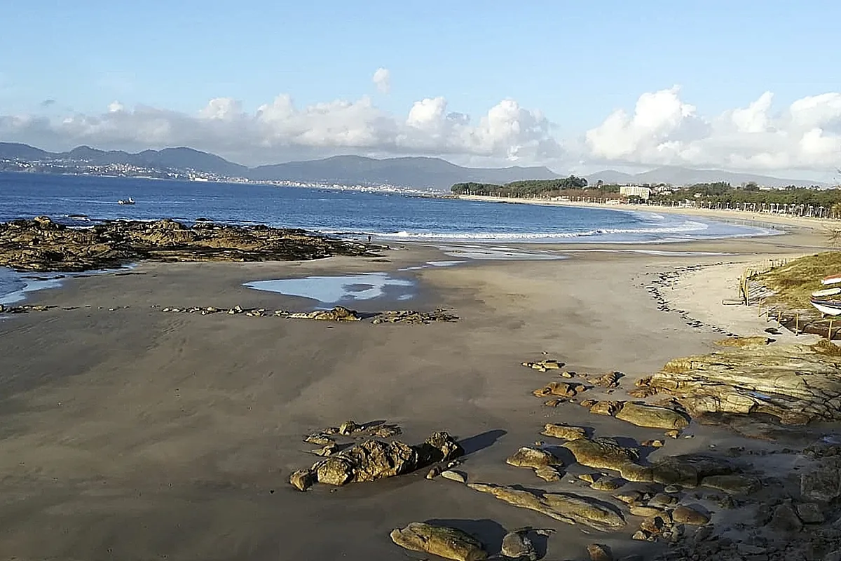 La playa de A Calzoa, un  santuario natural  que  agoniza  desde que se ha convertido en canina