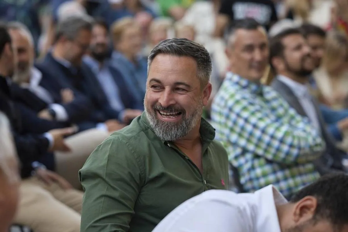Abascal pide hundir el  barco de negreros  de Open Arms atracado en Tenerife