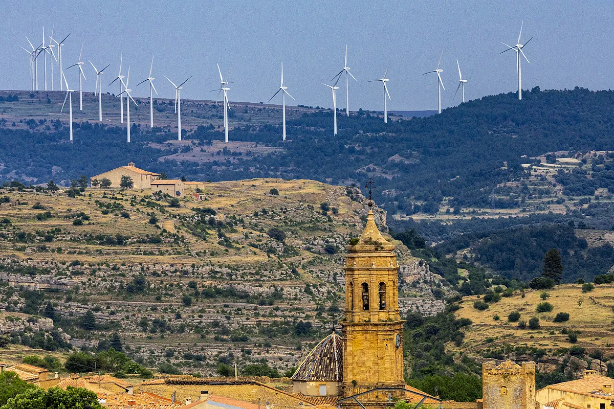 Clúster eólico del Maestrazgo: las renovables como cura al éxodo rural y el miedo ante la  destrucción  del paisaje