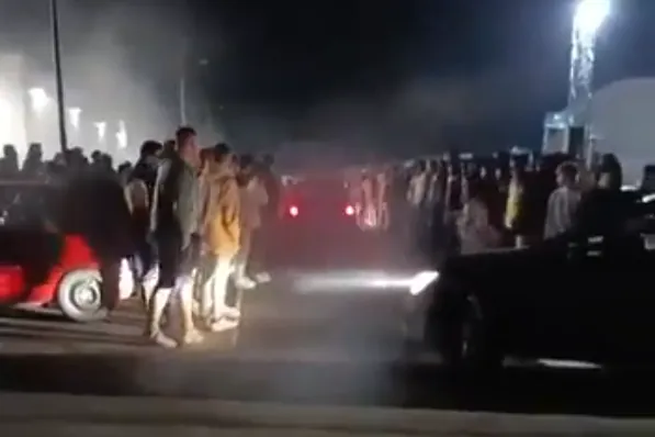 La Policía de Santiago frustra una macroquedada de coches de tunning: 150 denuncias por velocidad, modificaciones ilegales y faltas de respeto