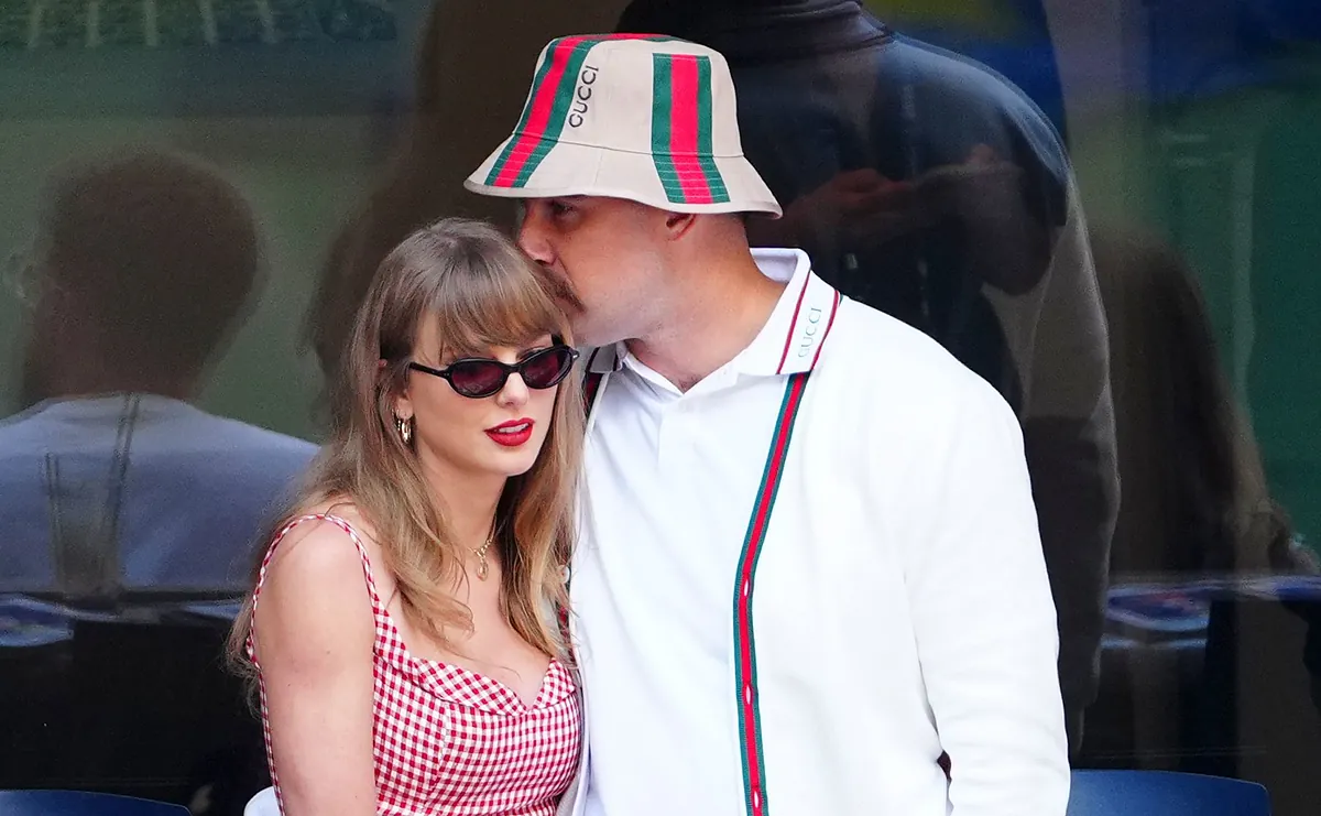 Taylor Swift y Travis Kelce: cómo el jugador de la NFL conquistó a la artista con una pulsera