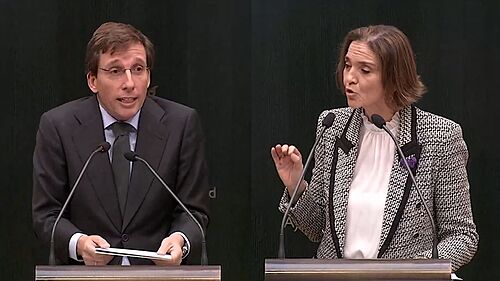 Manuela Carmena, sobre la suciedad en Madrid: "La política que hacemos es  milagrosa" | Madrid