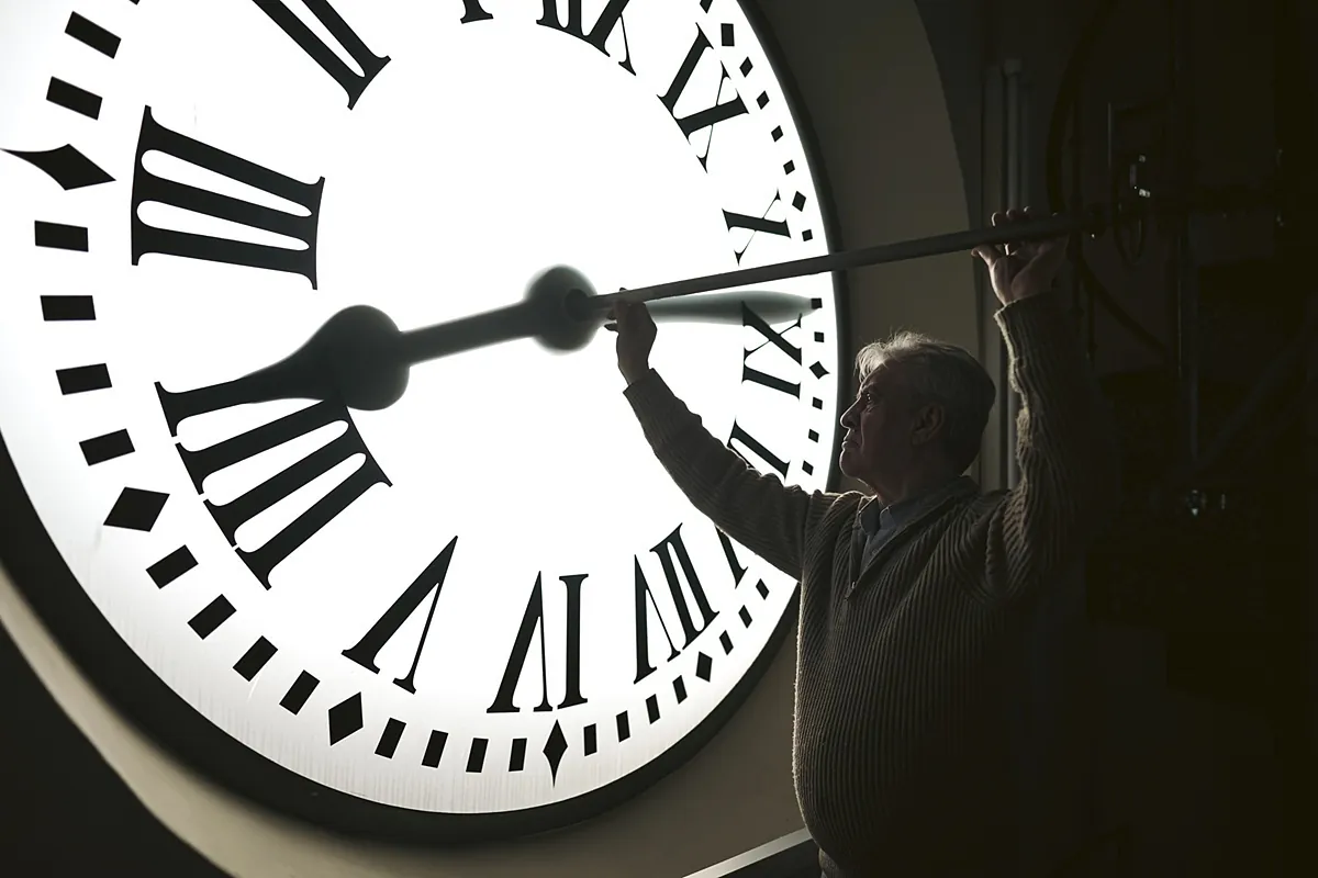 Cuándo se cambia la hora en 2025: este es el día del cambio de horario de invierno