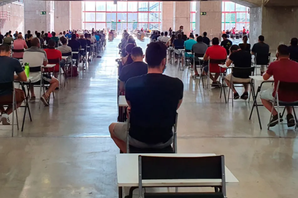 Indignación entre miles de opositores por la convocatoria simultánea de pruebas para Policía Local en 15 municipios de Madrid
