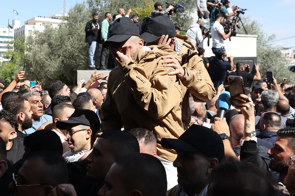 Emocionante reencuentro de los prisioneros palestinos liberados por Israel con sus familias