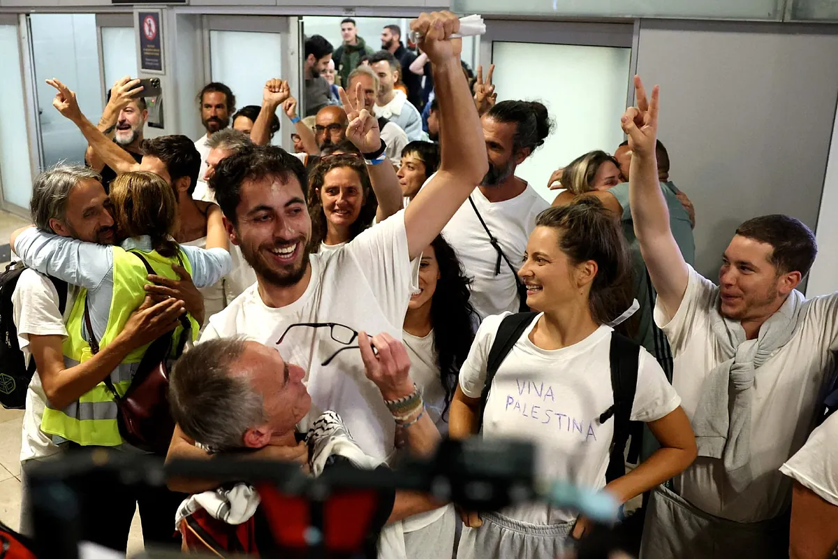 Ada Colau y otros 20 españoles activistas de la Flotilla llegan a España